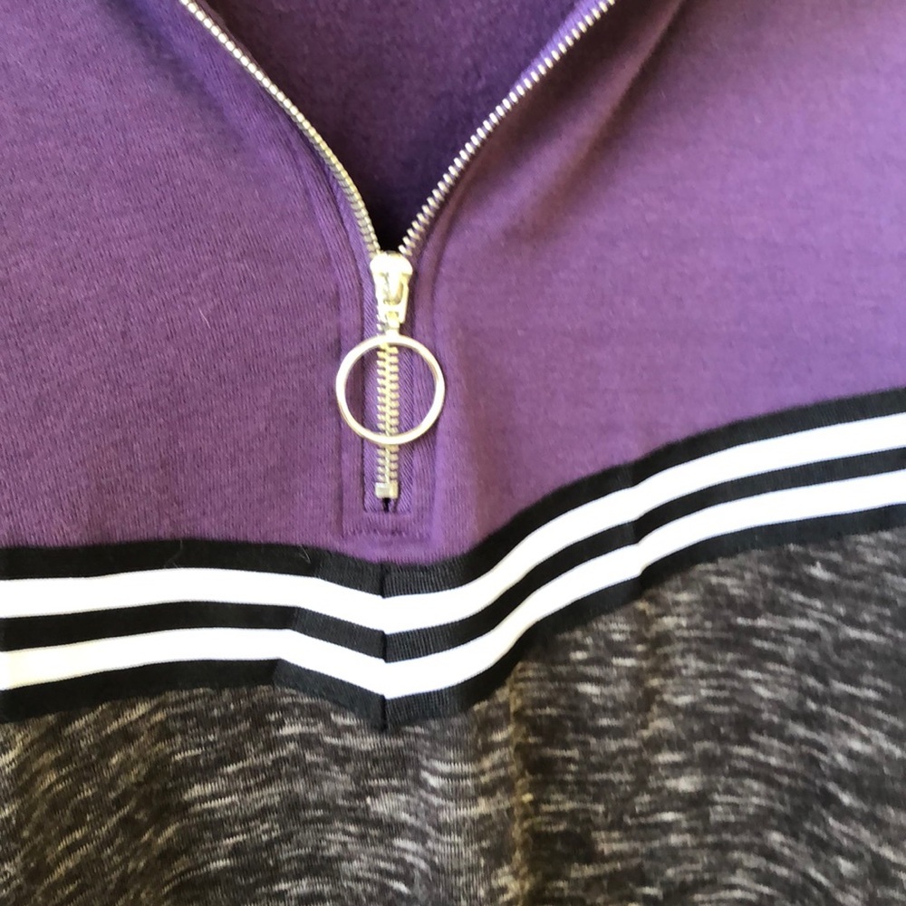 Woman’s quarter zip - Picture 4 of 6